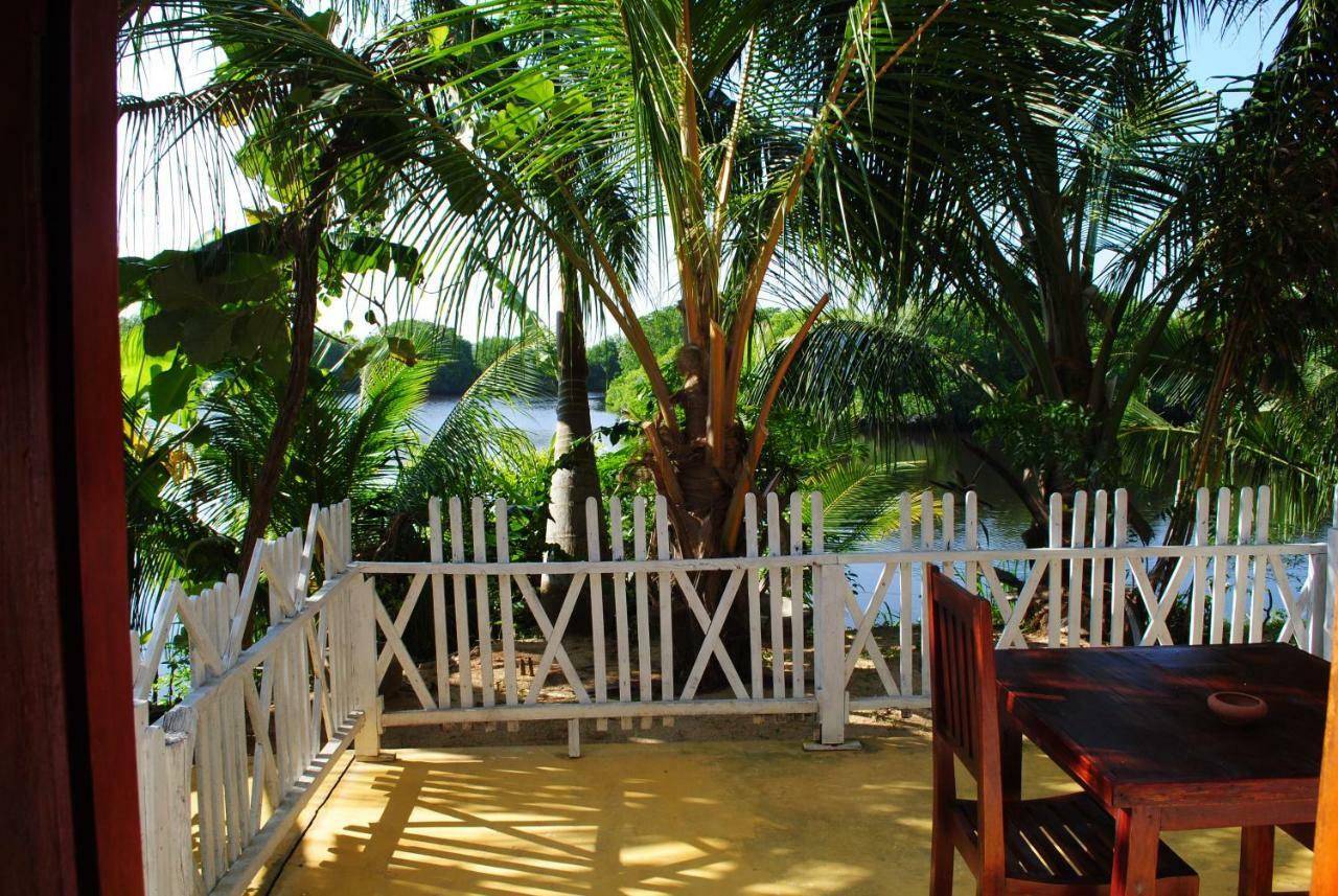 Asha Beach & Spa แทนกาลเล ภายนอก รูปภาพ